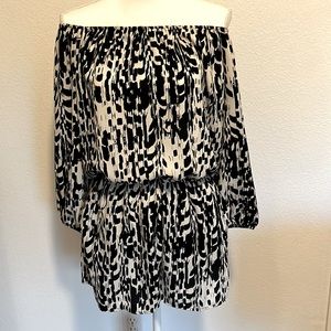 Black and Cream Modern Romper! ♥️